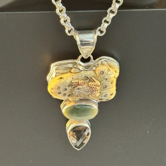 🐸 32” Sterling Silver Necklace with Hand-Carved Opal Frog Pendant – Green Gem - Picture 5 of 5